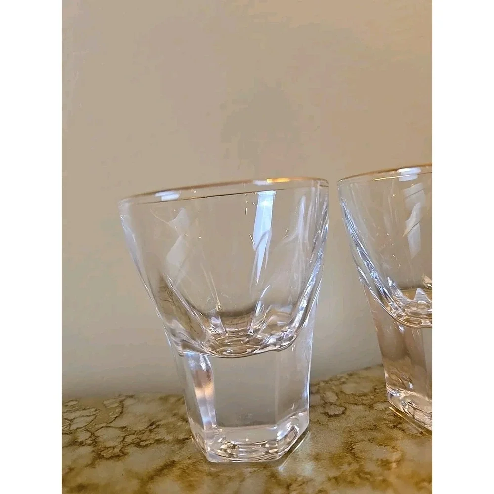 Thyme & Table 4-Piece Scalloped‎ Shot Glass Set with Elegance and Functionality